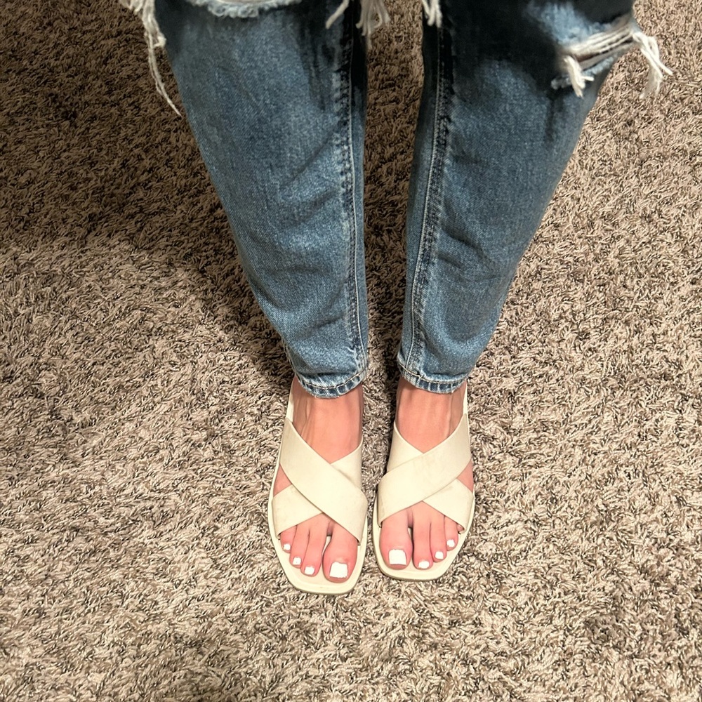 Steve Madden Off white plastic Sandals square toe size 6